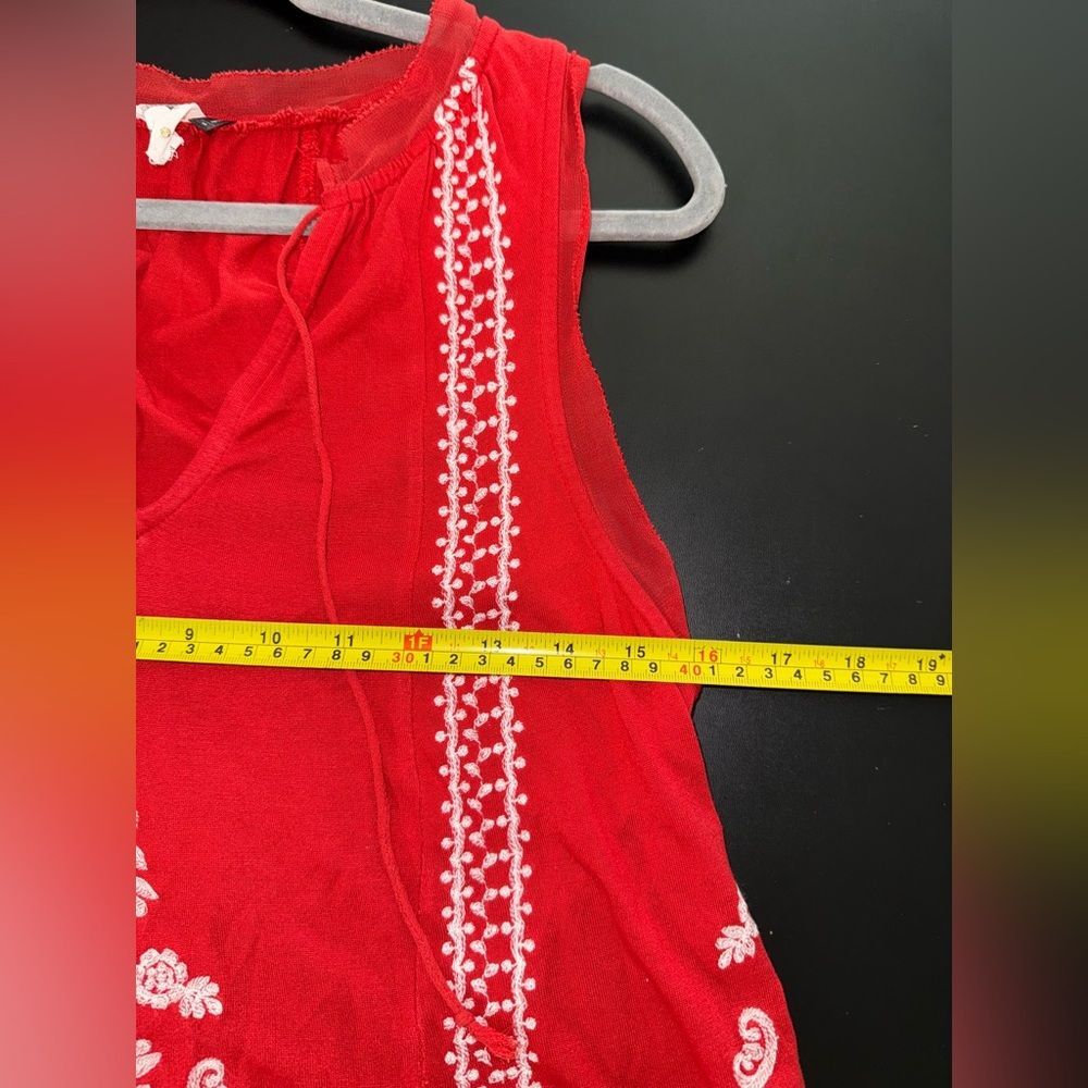 Anthropologie Akemi + Kin Red Sleeveless Embroidered Pullover Top Size M GUC - Picture 6 of 7